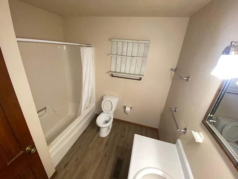 150 S Lakeside Dr #9 — Photo 7