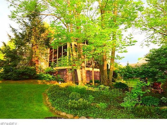2nd image of 1088 Iroquois Run