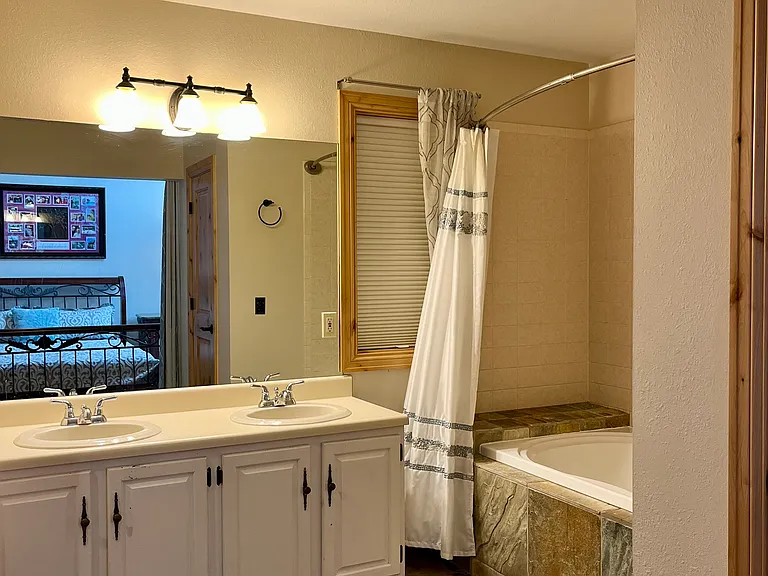 225 Eagle Dr #10B — Photo 42