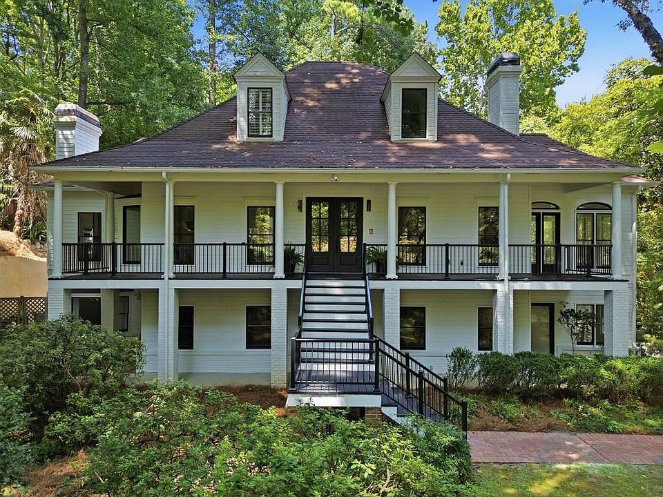 1st image of 400 Old Ivy Rd NE