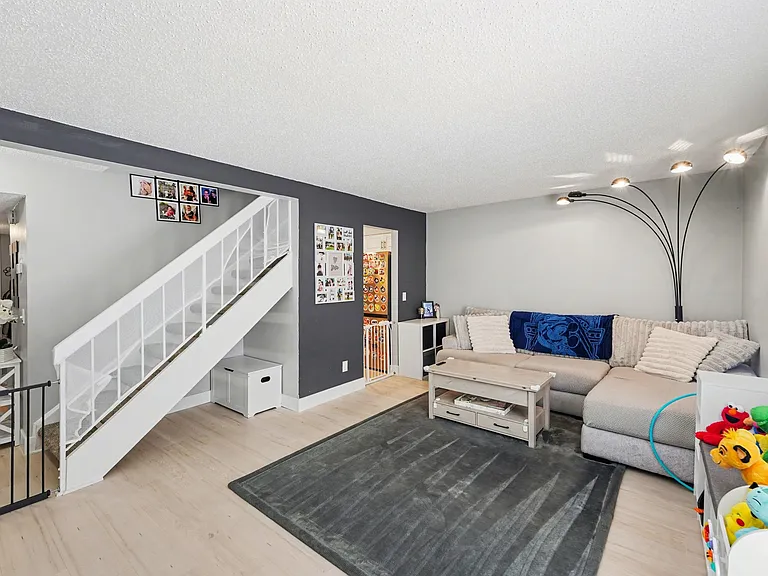 1819 Clearbrooke Dr — Photo 10
