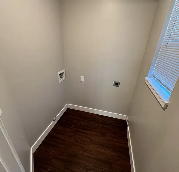385 S 480 W — Photo 9