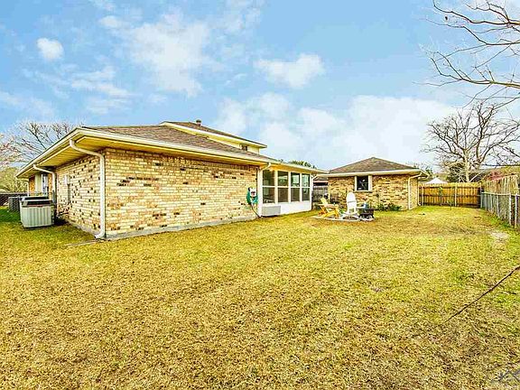 2nd image of 213 Wellington Dr