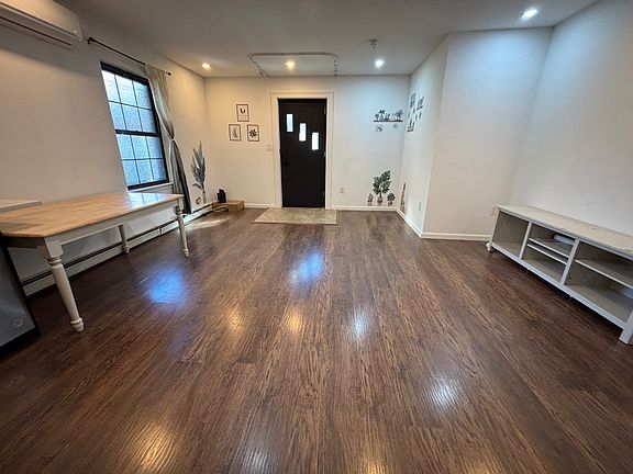 4th image of 3620 190th St