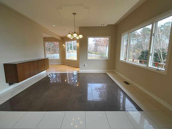 2nd image of 1594 Wimbledon Dr