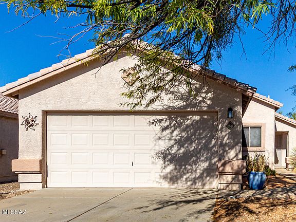 2nd image of 2540 W Cezanne Cir
