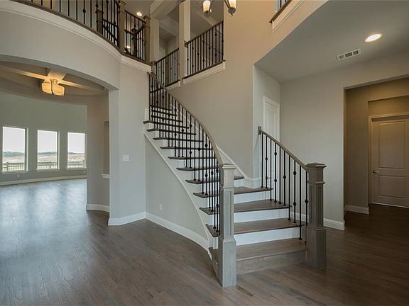 4th image of 3349 Starling Dr