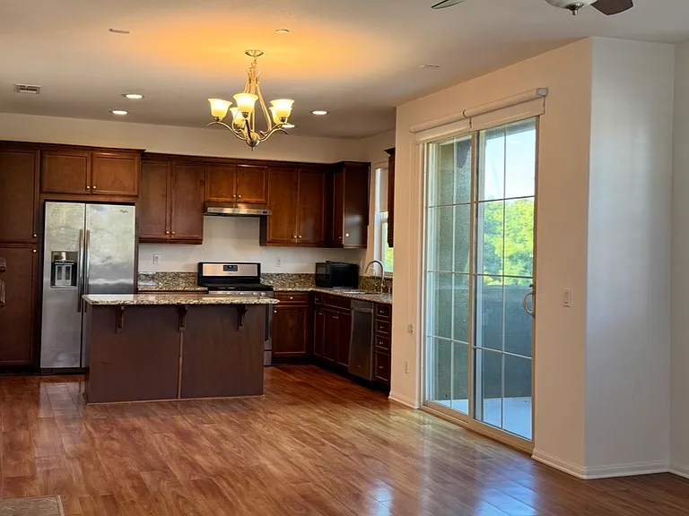 1876 Champagne Ct #5 — Photo 7