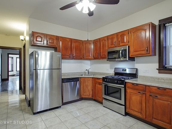 3rd image of 2532 N Avers Ave #1