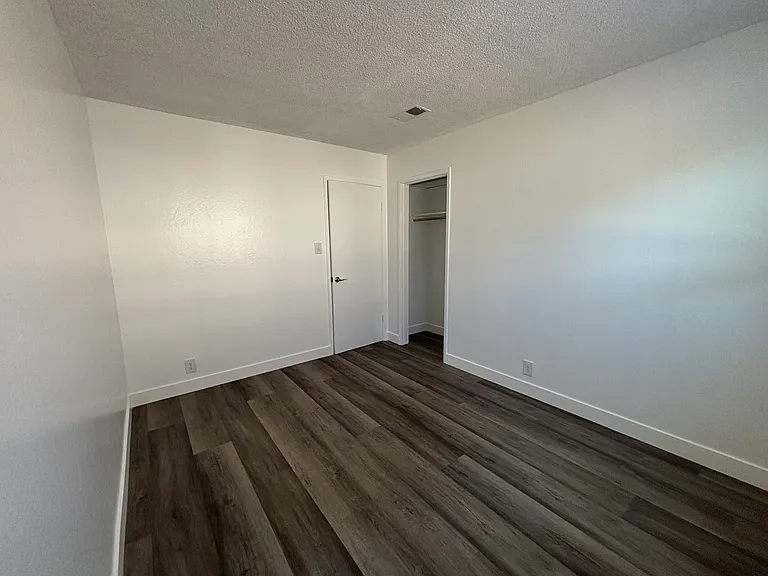 2717 Entrada Cir — Photo 16