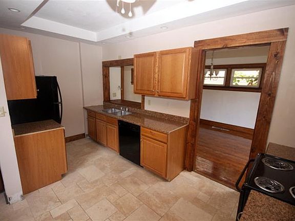 5th image of 709 Wellmeier Ave