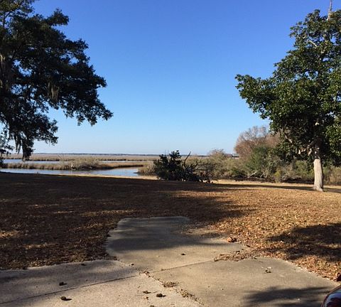 Easy access to Gulf/River