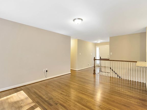 5th image of 5010 Woodland Way
