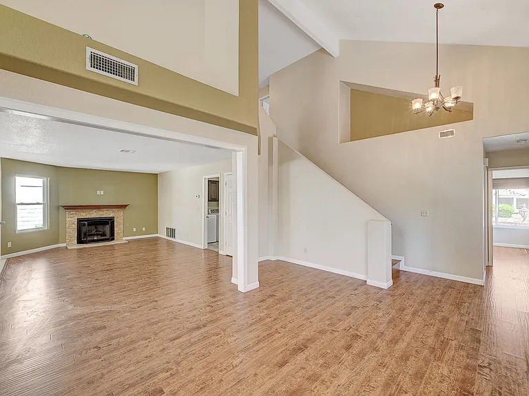 2733 Brookstone Ct — Photo 9