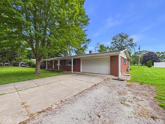 3rd image of 2400 Anthony Dr