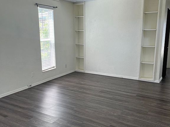 3rd image of 417-419 N Columbus Ave #417
