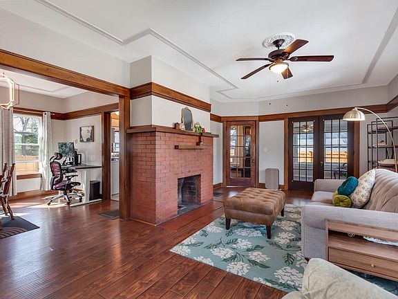 4th image of 115 Maple AVENUE