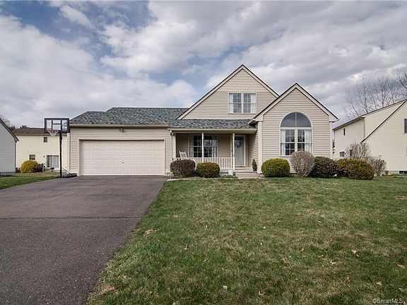 2nd image of 15 Crystal Dr
