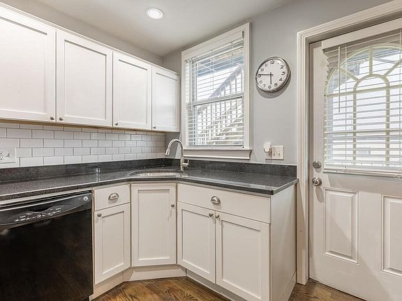 2nd image of 173-175 Shirley St #3