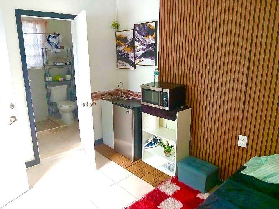2nd image of 1421 NW 58th St #3