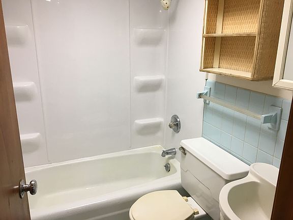 5th image of 324 4th Ave NW #3