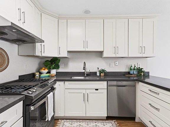 2nd image of 114 Serra Ct
