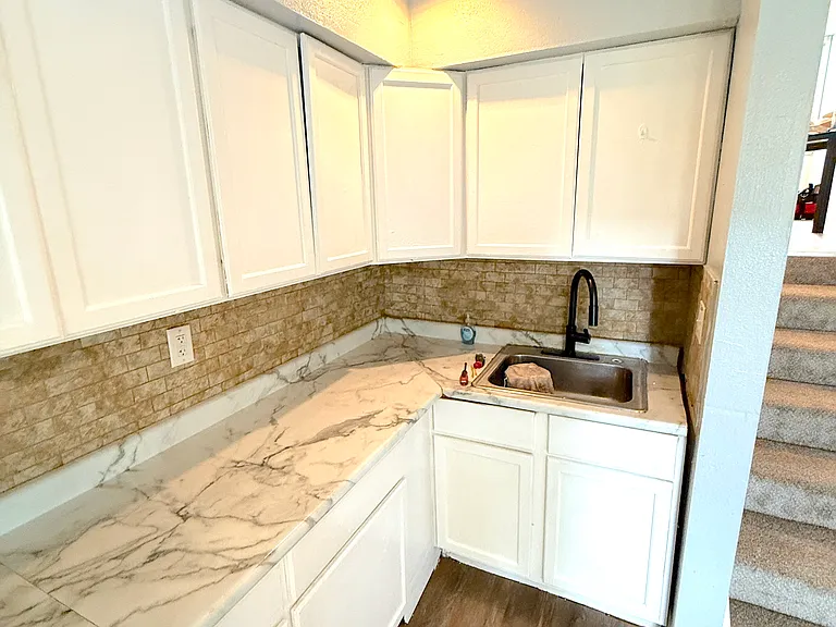 9031 N Swan Rd #J — Photo 4