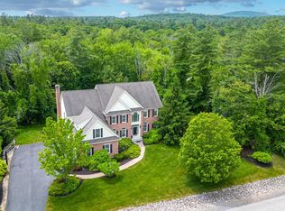 5 Champagne Ter, Bedford, NH 03110