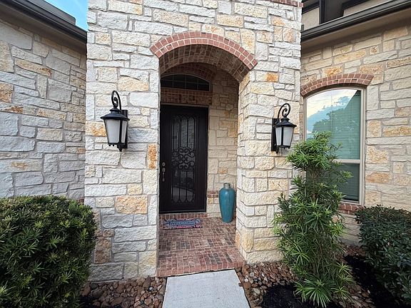3rd image of 20212 W Hachita Cir