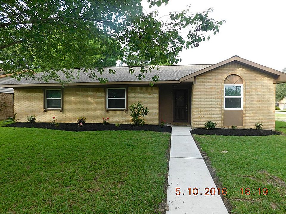 1st image of 302 Coburn St