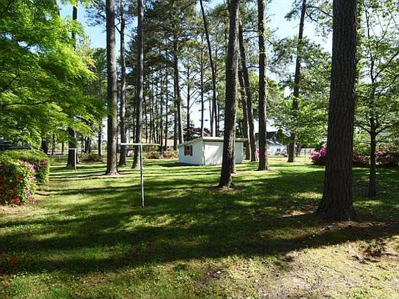 4th image of 113 Hall Dr