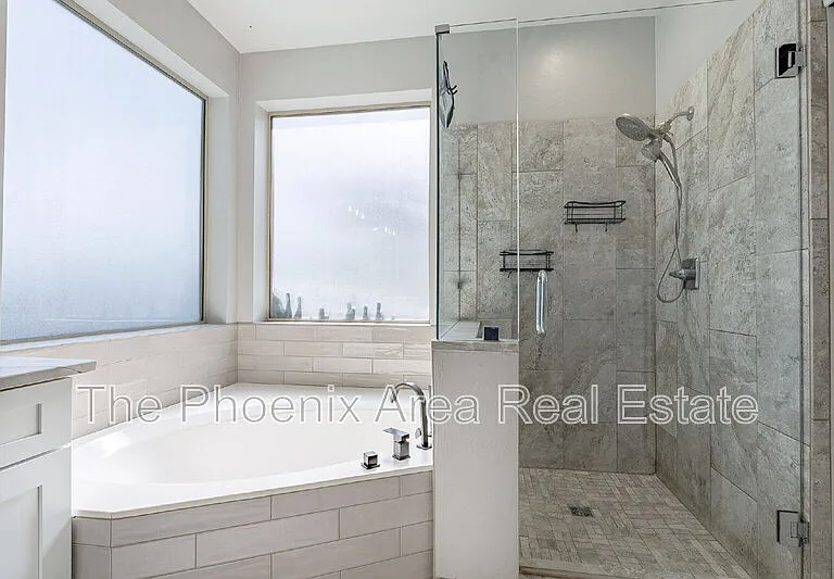 2823 E Tulsa St — Photo 24