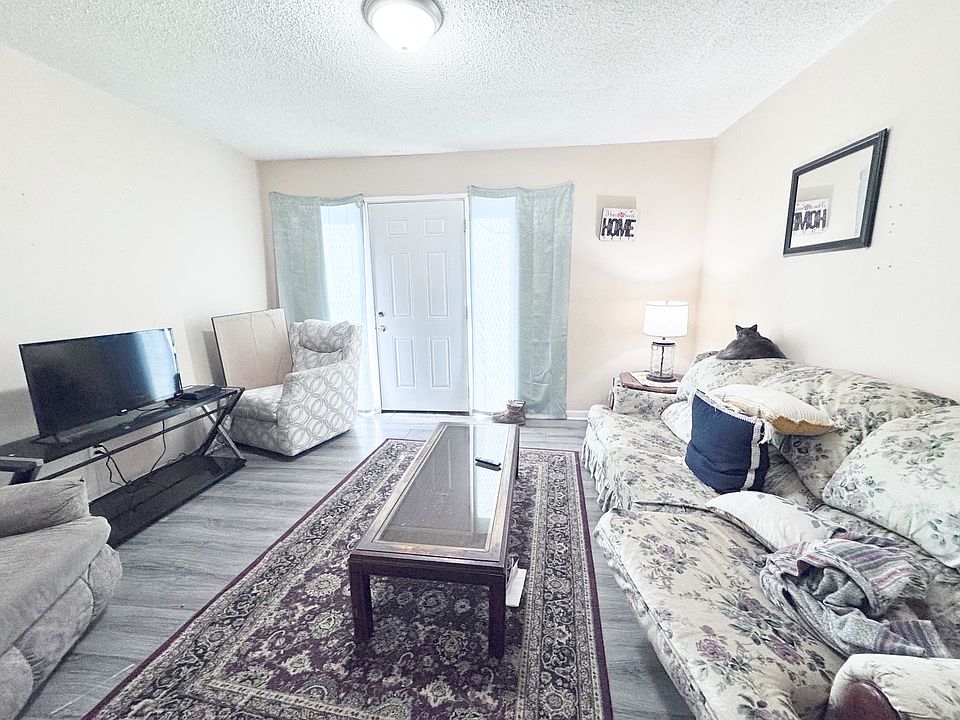 1st image of 3003 Fairview Dr #1