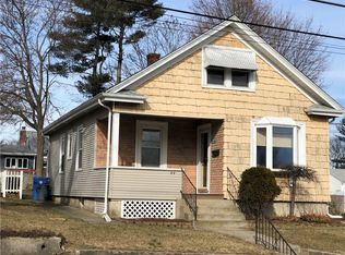 44 E Earle St, Cumberland, RI 02864