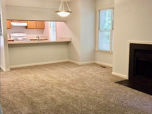 2nd image of 729 Branniff Dr