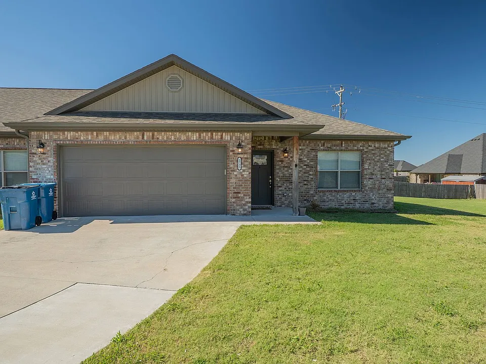 1733 Booker Cir