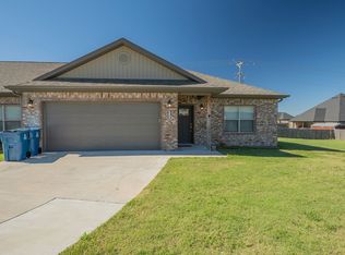 1733 Booker Cir, Pea Ridge, AR 72751
