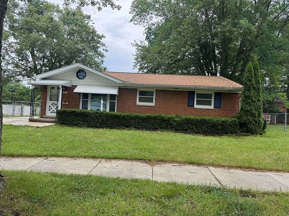 1st image of 392A Hollywood Dr