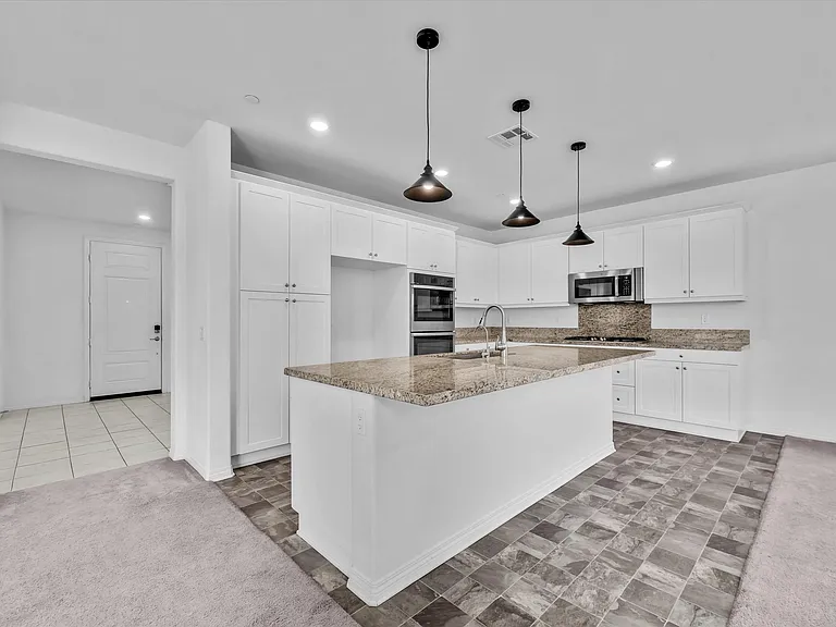 2978 E Penny Ln — Photo 5