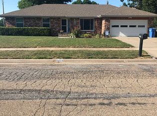 5424 SW Sena Dr, Topeka, KS 66604