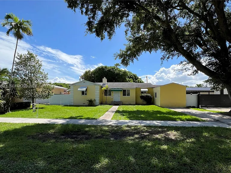 432 Palmetto Dr — Photo 2