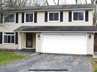 30 Ilex Ct, Penfield, NY 14526