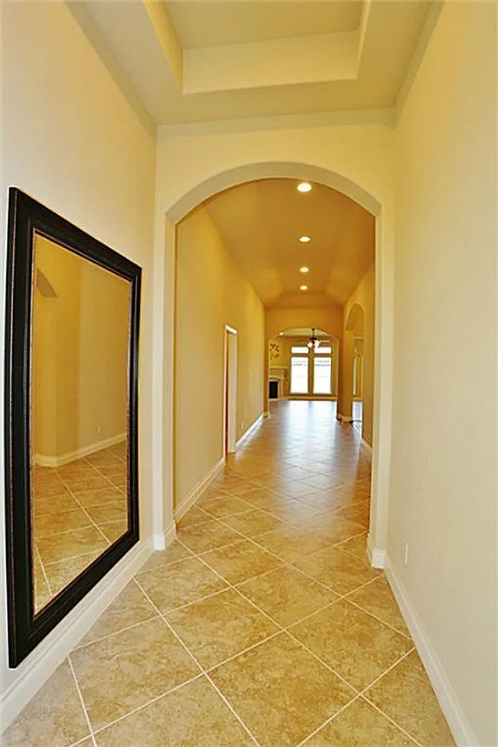 4 bed, 3.0 bath, 2353 sqft, $2,775 — Photo 4