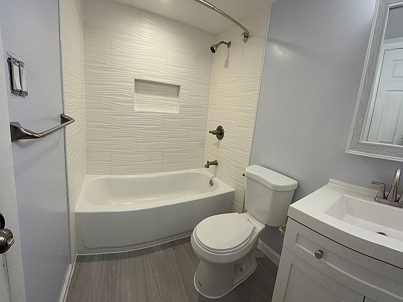 5th image of 9212 Easton Ct