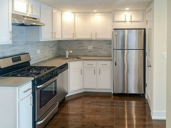 2nd image of 1208-1 W Wrightwood Ave