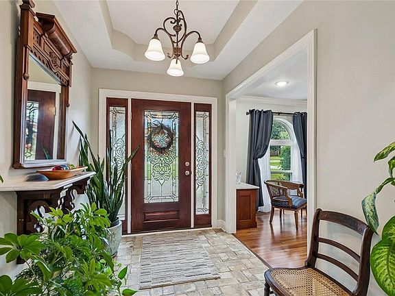 5th image of 119 Oak Dr