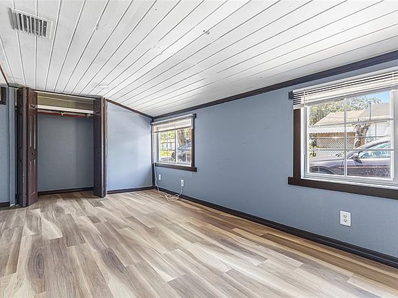 3rd image of 517 OAK STREET