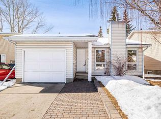 19 NE Edgedale Rd NW, Calgary, AB T3A 2P6