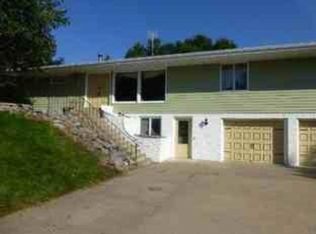 1421 Oak Ridge Ln, Saint Cloud, MN 56301