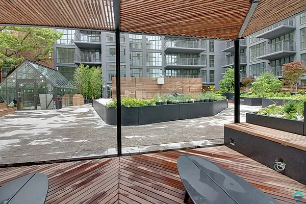 Rented by EXR | media 10